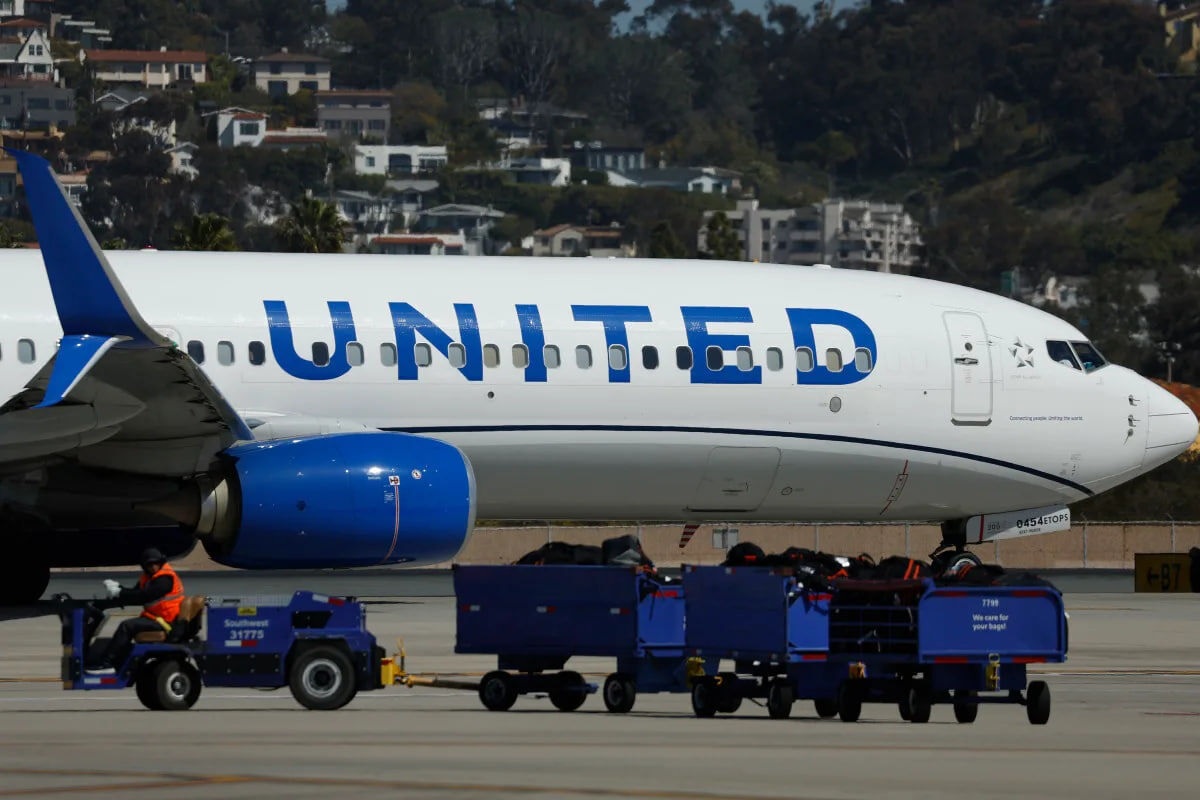 آسمان آمریکا در بحران/ تعطیلی دولت ۱۱۰۰ پرواز را زمین‌گیر کرد